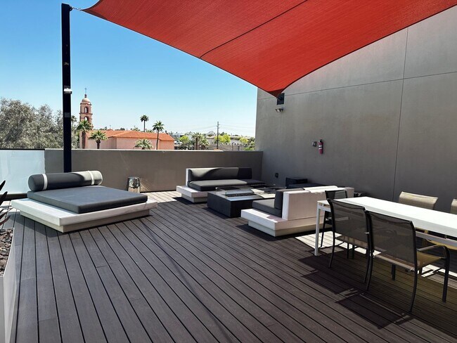 Building Photo - Contour on Campbell 1 bed 1.5 bath condo