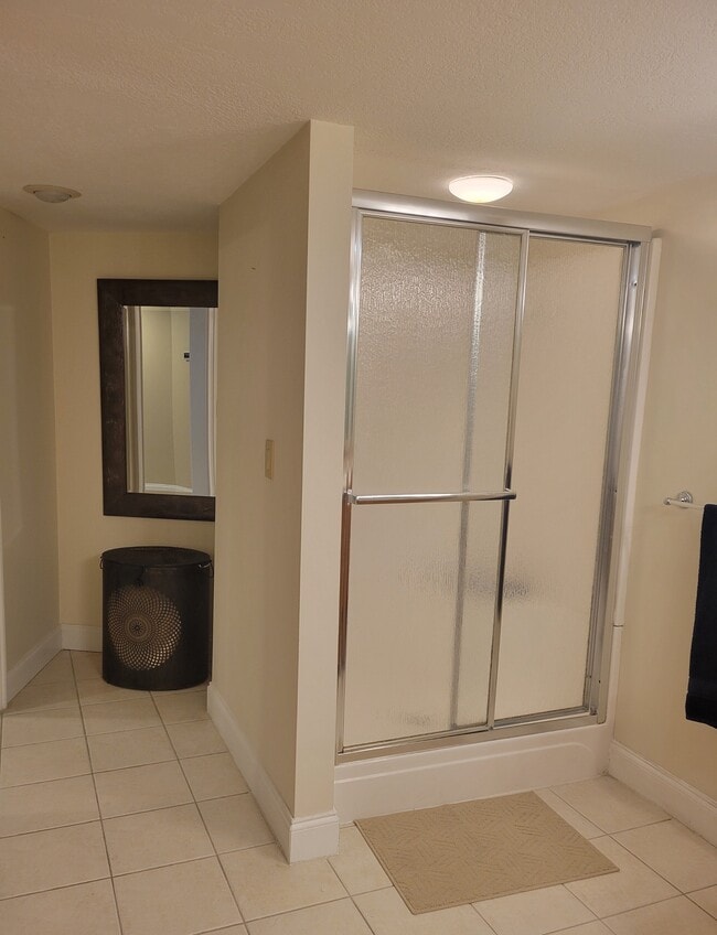 Building Photo - 166 Baltusrol Rd