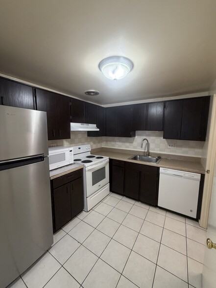 Building Photo - 9709 Docena Dr