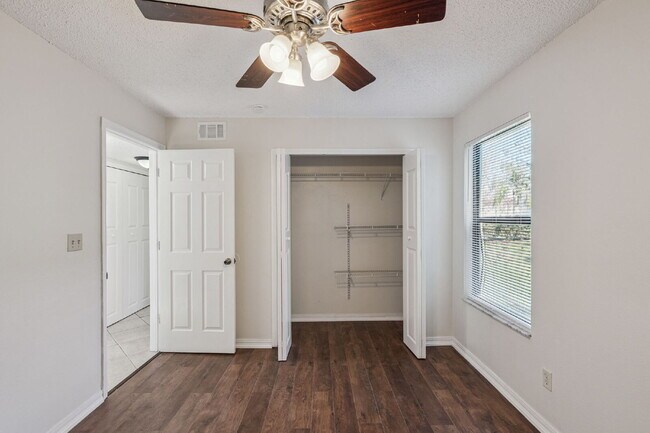 Building Photo - Spacious 3-Bedroom, 2-Bath Oasis in the Heart of Kissimmee!