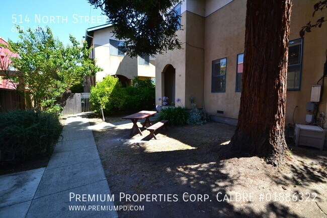 Building Photo - 514 North St