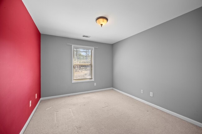 Building Photo - 1094 N Village Dr