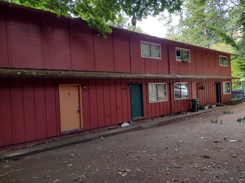 Building Photo - 1041 Vine Ave