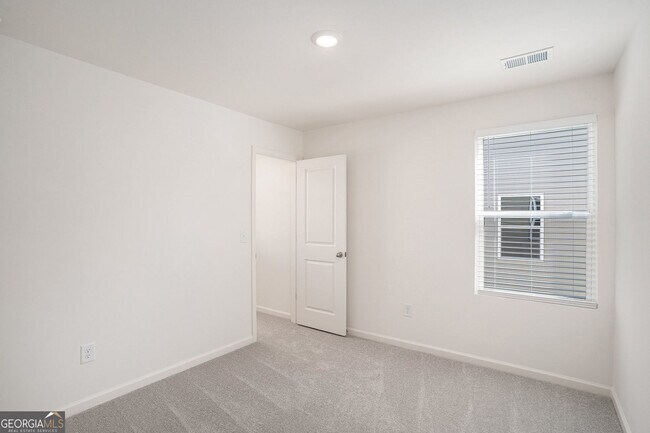 Building Photo - 7650 Saffron Ave