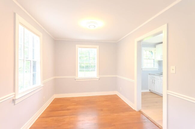 Building Photo - Fantastic 2 Bed, 1 Bath.  Walk to MTSU!