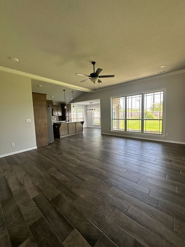 Building Photo - 1505 Northridge Dr E