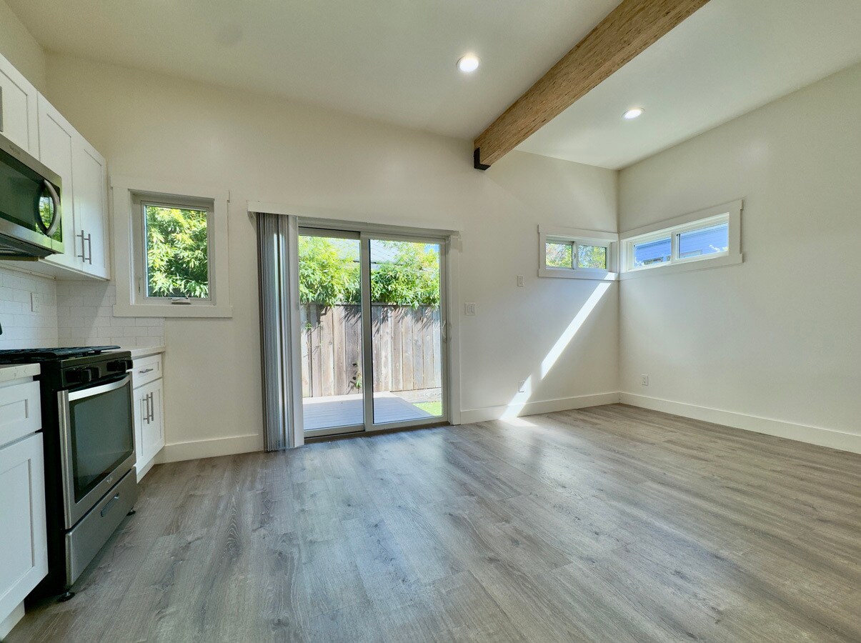 Building Photo - 1038 62nd St