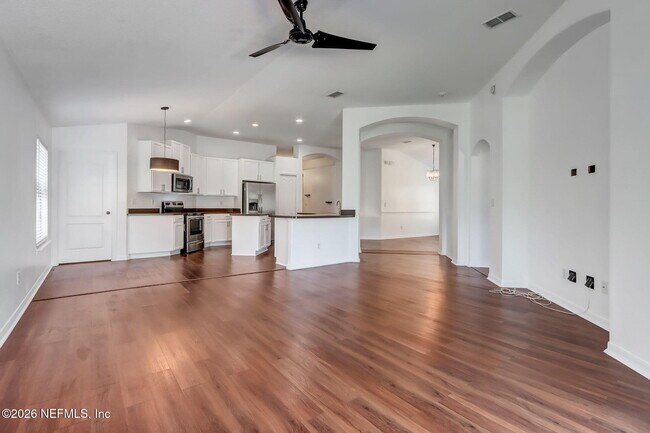 Building Photo - 566 Longmill Ln