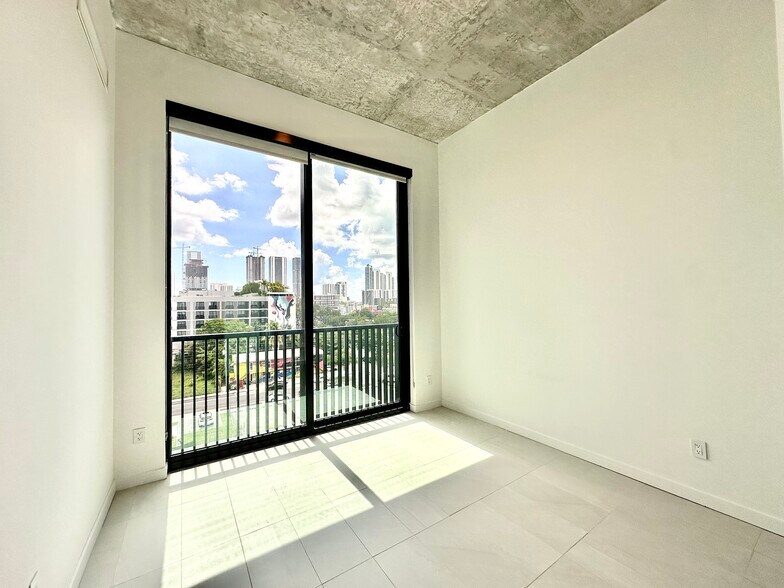 Building Photo - 120 NW 31st St