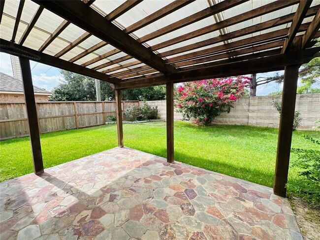 Building Photo - 26914 Harmony Shores Dr