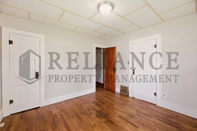 Building Photo - 432 S Osage St