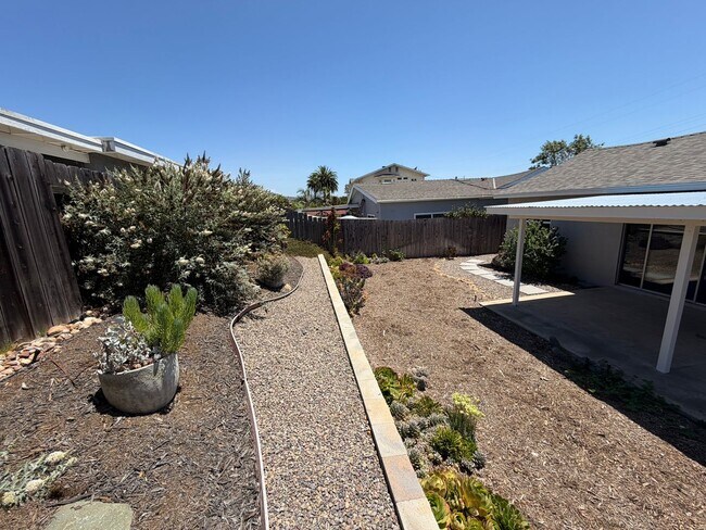 Building Photo - Charming 3 Bedroom Home with Beautiful Backyard in San Carlos