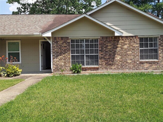 Building Photo - 3807 Quiet Pl Dr