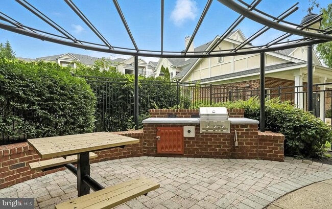 Building Photo - 12925 Centre Park Cir
