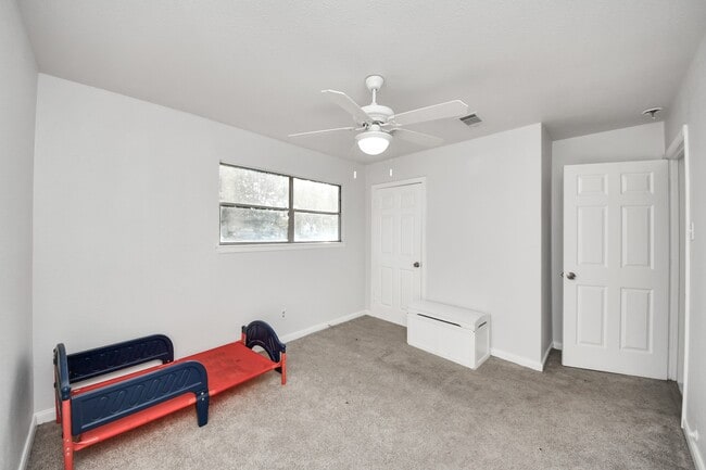 Building Photo - 2926 Knotty Oaks Trail