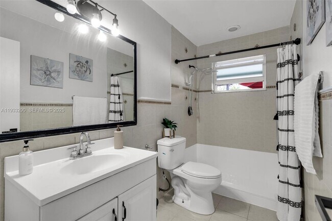 Building Photo - 6841 NW 7th Ct