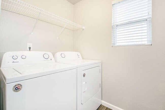 Building Photo - 1638 Garfield