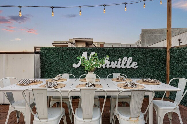 Building Photo - 1114A Wade Ave