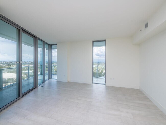 Building Photo - 2000 Metropica Wy