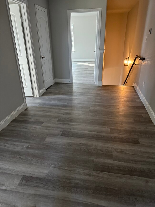 Building Photo - 5905 S Hampshire Blvd