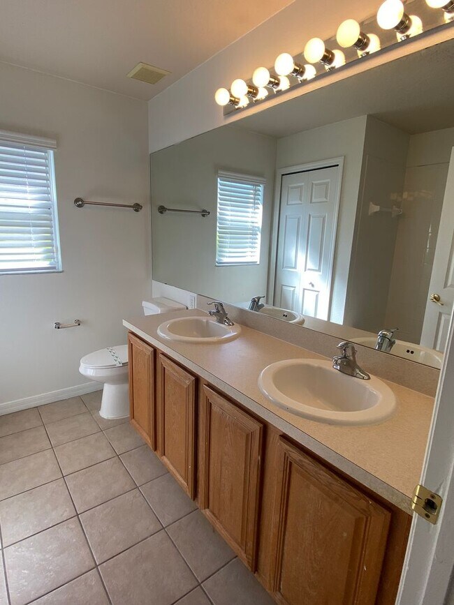 Building Photo - Pool Home for Rent