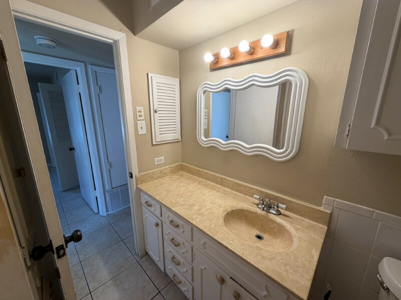 Building Photo - 170 De Chantle Rd