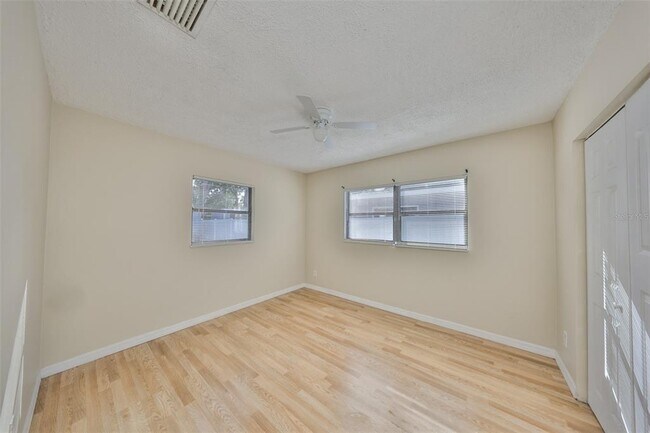 Building Photo - 6912 40th Ave N