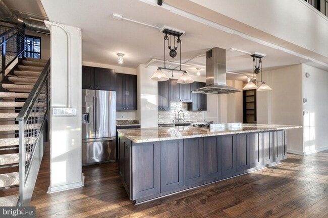 Building Photo - Live in luxury in the heart of Baltimore's esteemed Little Italy neighborhood!