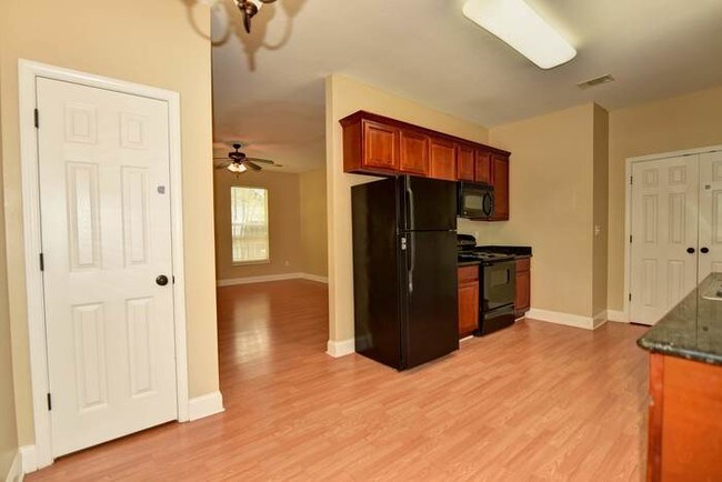 Building Photo - 719 42nd Ave