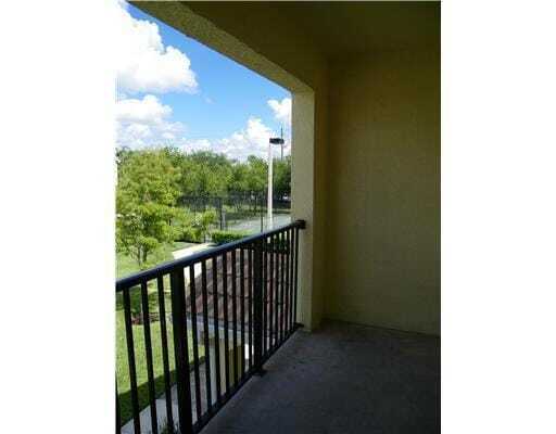 Building Photo - 104 SW Peacock Blvd