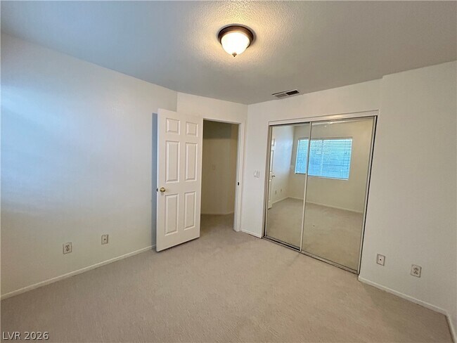 Building Photo - 645 Beresford Ave