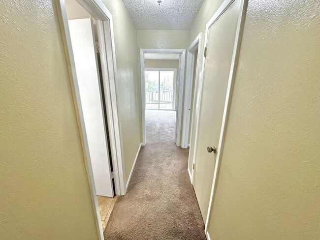 Building Photo - AVAILABLE NOW!