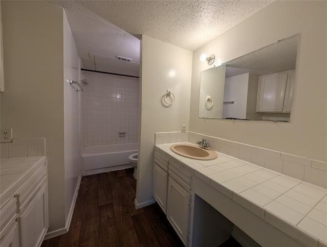 Building Photo - 8560 Park Ln