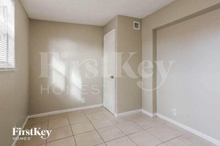 Building Photo - 1531 NW 11th Ct