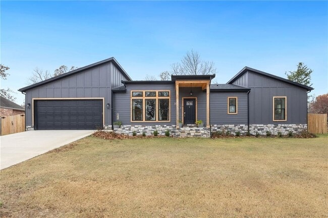 Primary Photo - 14 Stoneykirk Dr