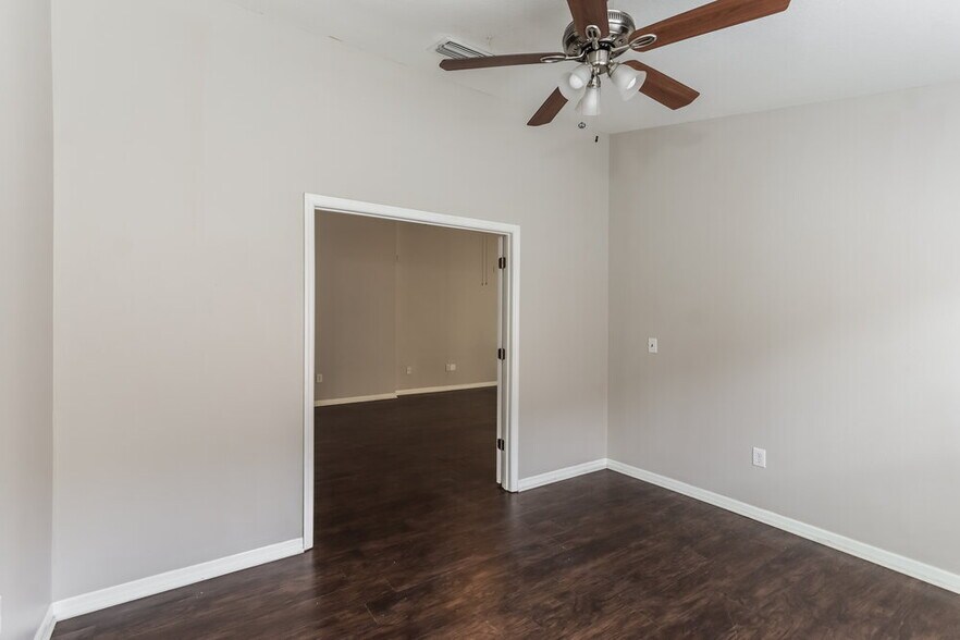 Building Photo - 1107 Crimson Clover Ln