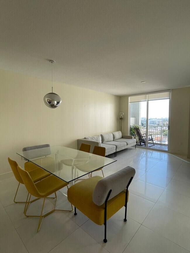 Building Photo - 1250 S Miami Ave