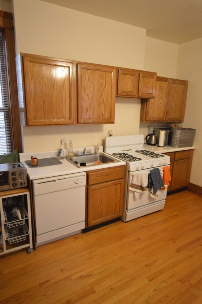 Floorplan - 854 W. Waveland