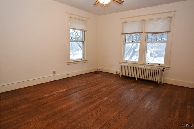 Building Photo - 2318 Genesee St