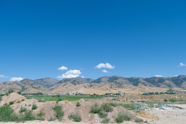 Building Photo - 880 S 340 E