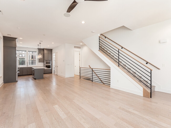 Building Photo - 766 N 6th St