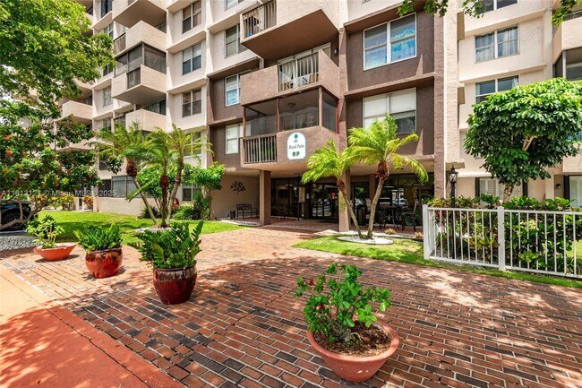 Building Photo - 777 S Federal Hwy