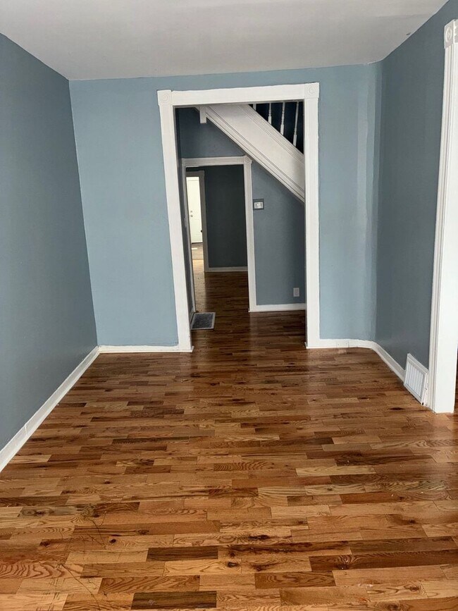 Building Photo - 1633 Westwood Ave