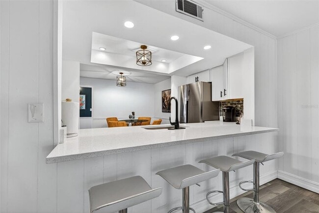 Building Photo - 8705 Bay Pointe Dr