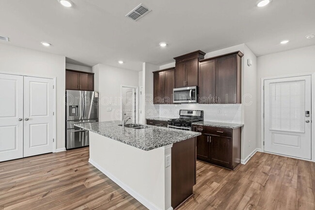 Building Photo - 1635 Villageside Ct