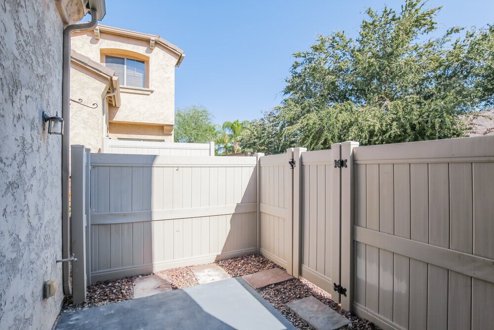 Building Photo - 26681 N Babbling Brook Dr