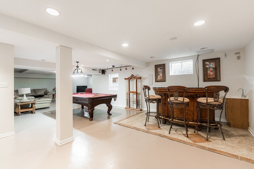 Building Photo - 1205 N Scarlet Ct