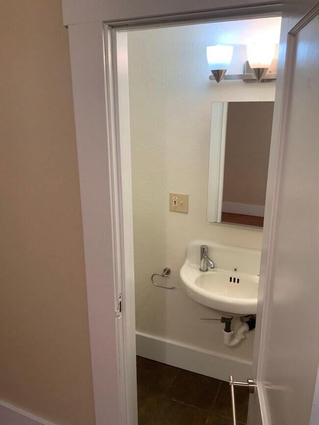Building Photo - 3056-04 - MSF Properties