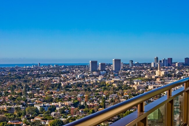 Building Photo - 1 W Century Dr