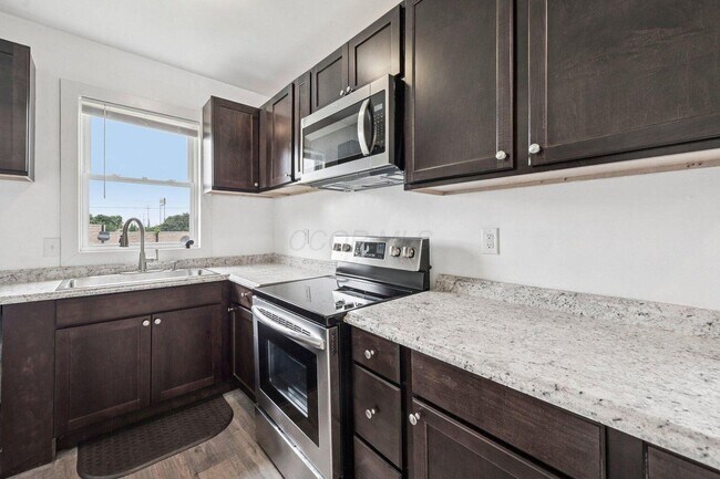 Building Photo - 1025 Howard St